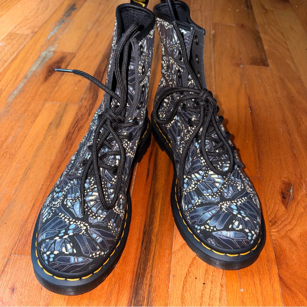 Dr. Martens 1460 Blue Black Butterfly Women's Boots | Size 7 women’s - Picture 7 of 13